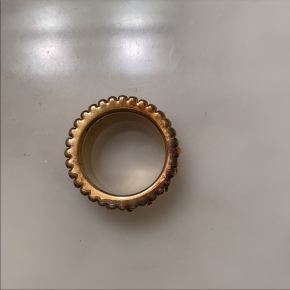 Beautiful like NEW Waterford gold tone stud crown ring - Picture 2 of 4